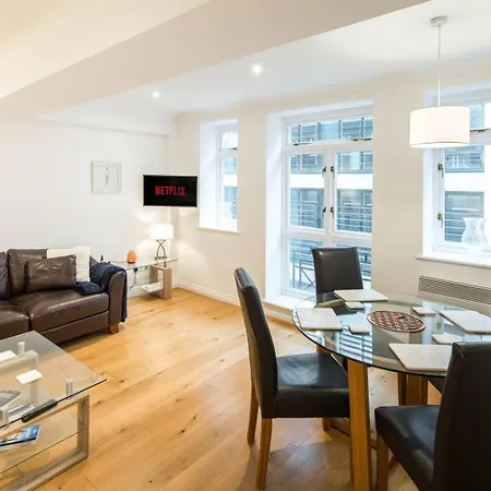1Bd Modern City Oasis: Near London Attractions